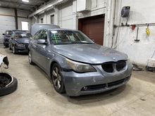 Load image into Gallery viewer, 2006 BMW 530i Floor Shifter - 1383451
