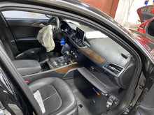 Load image into Gallery viewer, RADIO RECEIVER A4 A5 A6 Q3 Q5 Q7 RS5 S5 S6 Touareg 2009-2017 - 1388498
