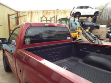 Load image into Gallery viewer, Fuse Box Chevrolet Colorado 2006 - MRK462798
