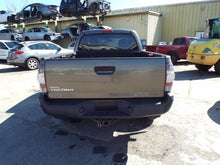 Load image into Gallery viewer, AIR CLEANER BOX Toyota Tacoma 05 06 07 08 09 10 11 12 13 14 - MRK462679
