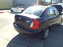 Load image into Gallery viewer, Fuse Box Hyundai Accent 2008 - MRK467154
