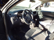 Load image into Gallery viewer, RADIO Avenger Caliber Challenger Dakota Compass Patriot 200 11-12 - MRK466944
