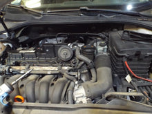 Load image into Gallery viewer, THROTTLE BODY Vw Beetle Jetta Rabbit 05 - 07 - MRK467621
