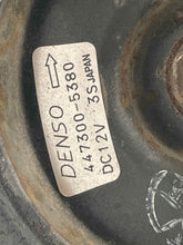 Load image into Gallery viewer, AC A/C AIR CONDITIONING COMPRESSOR Jaguar XK8 1997 97 1998 98 - NW42592
