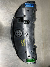 Load image into Gallery viewer, SPEEDOMETER CLUSTER Audi A4 2005 05 - NW159462
