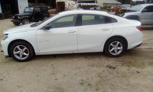 Load image into Gallery viewer, Intercooler Chevrolet Malibu 2016 - CTL337026
