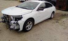 Load image into Gallery viewer, Intercooler Chevrolet Malibu 2016 - CTL337026
