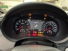 Load image into Gallery viewer, Transmission Kia Stinger 2018 - DG147844
