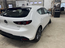 Load image into Gallery viewer, Axle Shaft Mazda 3 2020 - DG153069
