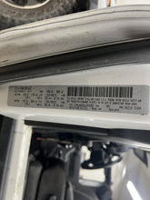 Load image into Gallery viewer, FRONT DRIVE SHAFT Wrangler 2012 12 2013 13 Auto - DG153292
