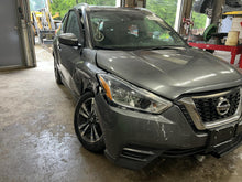 Load image into Gallery viewer, AIR CLEANER BOX Nissan Versa 2018 18 2019 19 2020 20 - DG166689
