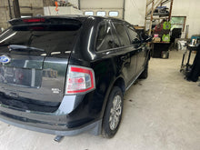 Load image into Gallery viewer, [INVENTORYCAR_YEAR_MAKE_MODEL] TRANSFER CASE - DG167239
