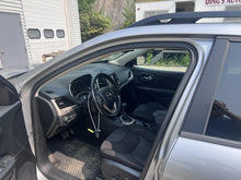 Load image into Gallery viewer, Transfer Case Jeep Cherokee 2015 - DG167101
