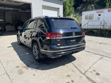 Load image into Gallery viewer, AIR CLEANER BOX Volkswagen Atlas Atlas CS 18 19 20 21 22 - DG168973

