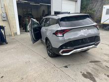 Load image into Gallery viewer, Transfer Case Kia Sportage 2023 - DG170647
