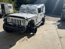 Load image into Gallery viewer, Air Cleaner Box Jeep Wrangler 2015 - DG169579
