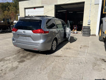 Load image into Gallery viewer, AIR CLEANER BOX Toyota Sienna 2011 11 2012 12 2013 13 2014 14 - DG172884
