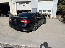 Load image into Gallery viewer, AIR CLEANER BOX Honda Accord 2018 18 2019 19 2020 20 - DG173033
