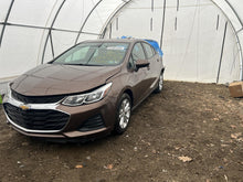 Load image into Gallery viewer, Air Cleaner Box Chevrolet Cruze 2019 - DG176948
