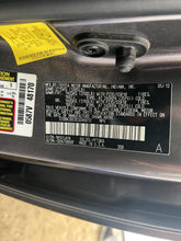 Load image into Gallery viewer, AIR CLEANER BOX Toyota Sienna 2011 11 2012 12 2013 13 2014 14 - DG183256
