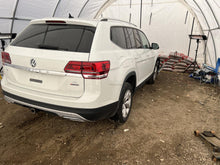 Load image into Gallery viewer, AIR CLEANER BOX Volkswagen Atlas Atlas CS 18 19 20 21 22 - DG183536
