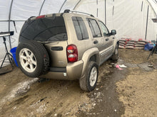 Load image into Gallery viewer, FRONT DRIVE SHAFT Jeep Liberty 2002 02 2003 03 2004 04 2005 05 06 - DG185498
