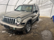 Load image into Gallery viewer, FRONT DRIVE SHAFT Jeep Liberty 2002 02 2003 03 2004 04 2005 05 06 - DG185498
