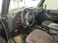 Load image into Gallery viewer, TRANSMISSION Jeep Wrangler 12 13 14 15 16 17 18 VIN W - DG187000
