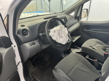 Load image into Gallery viewer, Transmission Nissan NV200 2021 - DG187698
