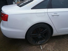 Load image into Gallery viewer, INTAKE MANIFOLD Auid A5 Q5 A6 A4 2009 09 2010 10 2011 11 201 212 13 2.0L - CTL351063
