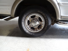 Load image into Gallery viewer, TRANSFER CASE Ford Expedition Lincoln Navigator 99 00 01 02 - NW176466
