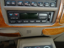 Load image into Gallery viewer, TRANSFER CASE Ford Expedition Lincoln Navigator 99 00 01 02 - NW176466
