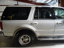 Load image into Gallery viewer, TRANSFER CASE Ford Expedition Lincoln Navigator 99 00 01 02 - NW176466
