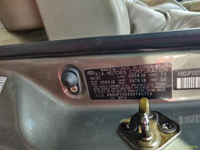 Load image into Gallery viewer, TRANSMISSION Kia Sedona 2003 03 2004 04 2005 05 - MM3026370
