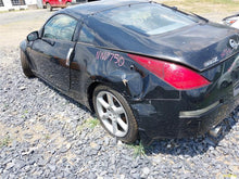 Load image into Gallery viewer, MANUAL TRANSMISSION Infiniti G35 Nissan 350Z 2003 03 2004 04 - MM3110801
