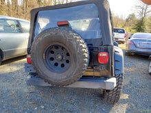 Load image into Gallery viewer, TRANSMISSION Jeep TJ Wrangler 97 98 99 00 01 02 - MM3260085
