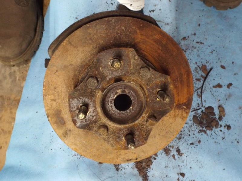 Front Spindle Knuckle Mitsubishi Cordia 1984 - MRK42309