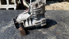 Load image into Gallery viewer, TRANSFER CASE FX G35 EX35 M35 03 04 05 06 - 10 - CTL147123
