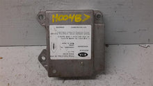 Load image into Gallery viewer, Air bag computer Kia Sorento 2004 04 2005 05 2006 06 - CTL154699
