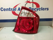 Load image into Gallery viewer, CENTER TRUNK TAIL LIGHT Kia Spectra 2004 04 2005 05 2006 06 Right - CTL195669
