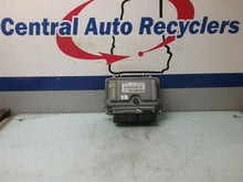 Load image into Gallery viewer, ECU ECM COMPUTER Volvo C30 V40 V70 2006 06 2007 07 08 - CTL225356
