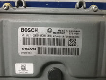 Load image into Gallery viewer, ECU ECM COMPUTER Volvo C30 V40 V70 2006 06 2007 07 08 - CTL225356
