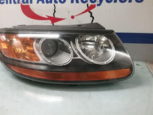 Load image into Gallery viewer, HEADLIGHT LAMP ASSEMBLY Santa Fe 2007 07 2008 08 2009 09 Right - CTL236831
