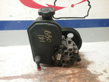 Load image into Gallery viewer, Power Steering Pump Jeep Liberty 2011 - CTL292742
