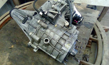 Load image into Gallery viewer, TRANSFER CASE Silverado 1500 Pickup 1500 Pickup Sierra 1500 Pickup 99-06 - CTL301770
