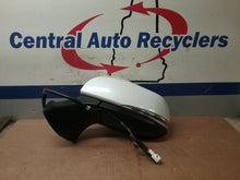 Load image into Gallery viewer, Side View Door Mirror  HIGHLANDER 2021 - CTL329183

