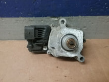 Load image into Gallery viewer, TRANSFER CASE ACTUATOR MOTOR 228I 320i 328D 328i 328I GT 335i 335i 10-17 - CTL341107
