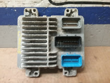 Load image into Gallery viewer, ECU ECM COMPUTER Silverado 2500 Pickup Silverado 3500  04-05 - CTL351578
