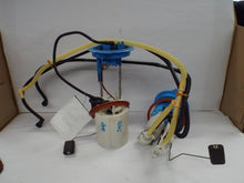 Load image into Gallery viewer, FUEL PUMP Volkswagen Tiguan 2009 09 2010 10 2011 11 - MRK442204
