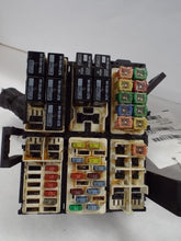 Load image into Gallery viewer, Fuse Box Ford Fiesta 2012 - MRK456356
